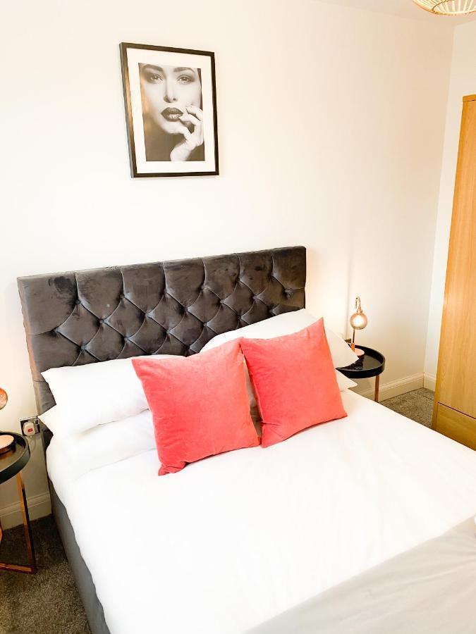 Tudors Esuites 3 Bed House Garden & Netflix Birmingham Dış mekan fotoğraf